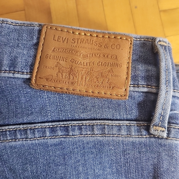 Levi's 720 Super Skinny Woman Size 24X30 - Picture 3 of 10